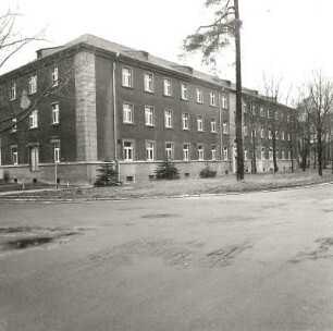 Cottbus, Paul-Hornick-Straße. Paul-Hornick-Kaserne (um 1936). Östliches Wohngebäude. Eckansicht von Südosten