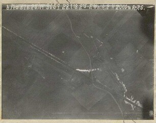 Bahnübergang über den Würmkanal und die Straße von Karlsfeld nach Allach nördlich Allach (2000 m)