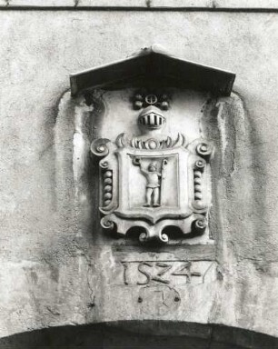 Meißen-Altstadt, Schloßberg 2. Heinitzer Hof (ehemaliger Adelsfreihof) (bezeichnet 1524, umgebaut 1746). Wappenstein mit Wappen dere Familie von Heinitz