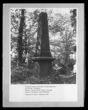 Grabstein Obelisk