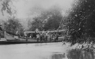 Motorboot und Boote der D.W.H. - Gesellschaft