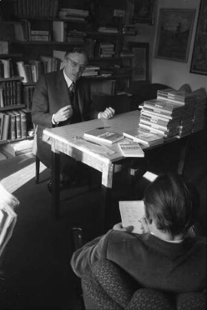 Signierstunde von Prof. Dr. Karl Steinbuch in der Braun´schen Buchhandlung für seines neues Buch "Kurskorrektur"