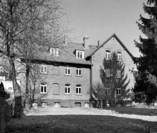 Ehem. städtisches Armenhaus mit Einfriedung; Lauterbach, Am Graben 88, Am Graben 88A