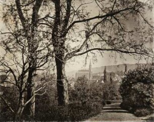 Kirche von Berg und Landschaft