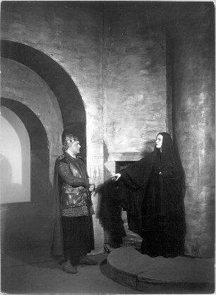 Nibelungen (3. Abteilung). Trauerspiel von Friedrich Hebbel. Staatsschauspiel Dresden, Neueinstudierung 12.03.1929 mit Musik von Arthur Chitz : Walther Kottenkamp als Markgraf Rüdiger und Antonia Dietrich als Kriemhild