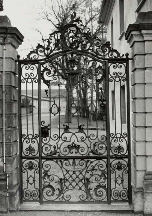 Milkel, Schloss, Toranlage : Milkel (Kreis Bautzen), Schloss, Toranlage, Schlossgarten, 2. Hälfte 18. Jahrhundert, Gartenseite des Portalgitters