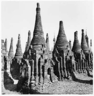 Stupas in Kakku (Myanmar/Birma)