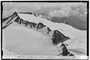 Stubaier Alpen. Wilder Freiger (3426 Meter) und Becher vom Wilden Pfaff (3471 Meter)