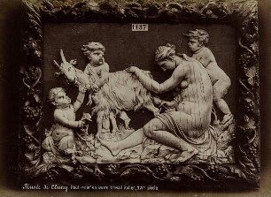 Musée de Cluny. Haut-relief en ivoire, travail italien, XVI.e siècle.