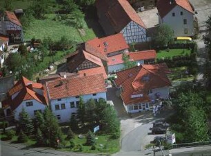 Wipfratal-Marlishausen. Ortsteilansicht zwischen Arnstädter Straße, Zollhohle und Wassergasse. Luftbild-Schrägaufnahme von Südwest