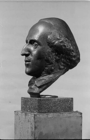Büste von Felix Mendelssohn-Bartholdy : Büste von Felix Mendelssohn-Bartholdy. Bronze (um 1950; W. Arnold)