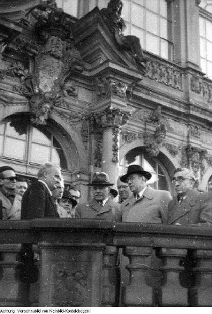 Dresden. Wjatscheslaw Michailowitsch Molotow, Außenminister der UdSSR während seines Besuches in Dresden, Oktober 1954 & Dresden. Besuch Modrows in Dresden, Oktober 1954