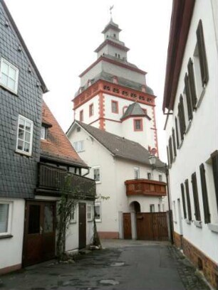 Stadtbefestigung - Steinheimer Torturm-Ansicht von Osten aus Großer Fischergasse (Gotischer Kern mit Barocker Überarbeitung)