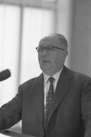 Stadtratssitzung mit Verabschiedung des Haushalts 1965.