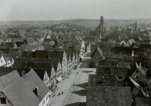 Dinkelsbühl, Stadtansicht : Dinkelsbühl. Ansicht mit der Katholischen Pfarrkirche Sankt Georg, Segringer Straße