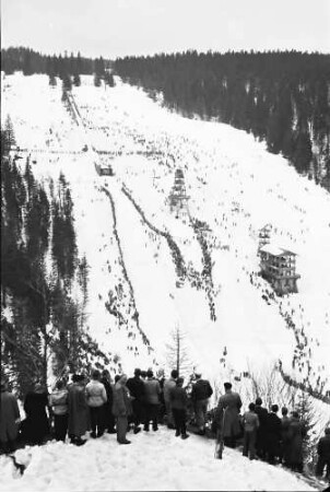 Feldberg: Internationales Feldberg-Skispringen; Sprungschanze mit Publikum
