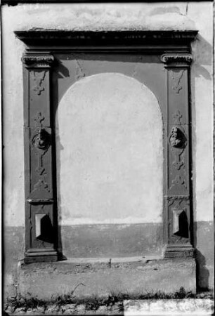 Messelhausen Katholische Sankt Burkhard Kirche Außenbereich Südseite Zugemauertes Eingangsportal