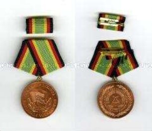 Medaille für treue Dienste in der Nationalen Volksarmee mit Interimsspange in Bronze