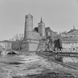 Bautzen : Bautzen. Blick über das Spreewehr zur Alten Wasserkunst und Michaeliskirche