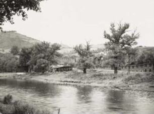 Kahla-Lobschütz, Saale. Blick gegen Dohlenstein und Leuchtenburg