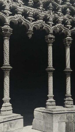 Mosteiro da Batalha - Detail des Kreuzgangs