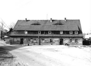 Freiberg, Schachtweg 11. Himmelfahrt Fundgrube. Abrahamschacht. Altes Huthaus (1851/1900). Eingangsseite