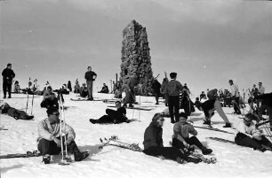Feldberg: Sonnende auf dem Feldberggipfel