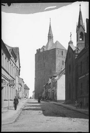 Kolberg. Domstraße mit Mariendom