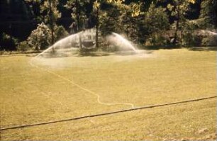 Fotografie: Gartenbautechnik-Freiland, Bewässerung, Beregnungsanlage, Frostschutz