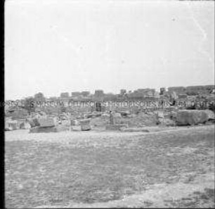 Ruinen einer Tempelanlage, Luxor, Ägypten