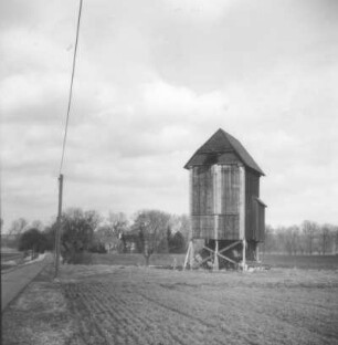 Bufleben-Pfullendorf. Relikt einer Bockwindmühle