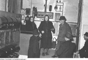 Dresden, Johannstadt. Strom sparen, Dezember 1951