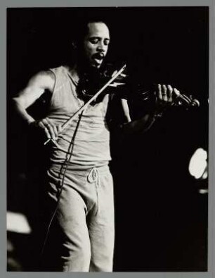 Charles Burnham : Portrait des Jazzmusikers James Burnham beim Jazz Jamboree Warschau 1983