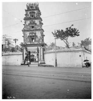 Eingang einer hinduistischen Tempelanlage in Singapur : Weltreisen. Eingang einer hinduistischen Tempelanlage in Singapur. South Bridge Road 244. Sri Mariamman Tempel (um 1830)