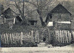 Jassinja (Ukraine). Ansicht mit Wohnhäusern und Treppe