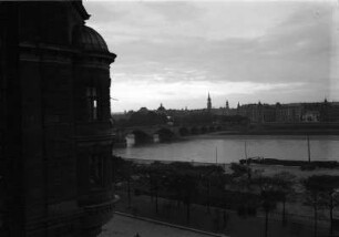 Dresden, Blick auf die Albert Brücke von der Wohnung Manteuffelstraße 6