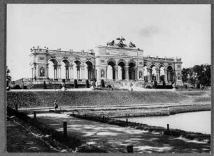 Im Schloßpark zu Schönbrunn