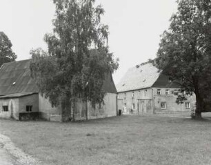 Dreiseithof. Wohnstallhaus und Seitengebäude
