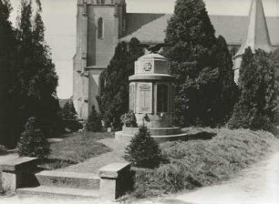 Stauchitz-Staucha. Friedhof mit Ehrenmal für die Gefallenen des 1. Weltkrieges
