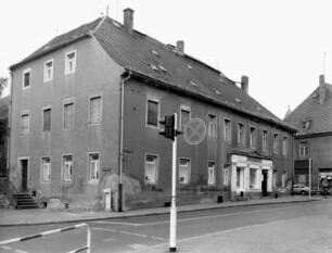 Großenhain, Dresdner Straße 16. Wohnhaus mit Laden (A. 19. Jh.). Straßenansicht