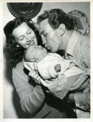 Der Boxer Conny Rux mit Frau und Sohn Michael