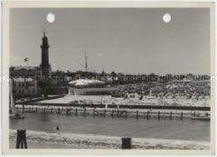 Rostock, Warnemünde, Leuchtturm und Strand