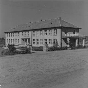 Oberlausitz. Unbekannter Ort. Ansicht einer Frauenklinik
