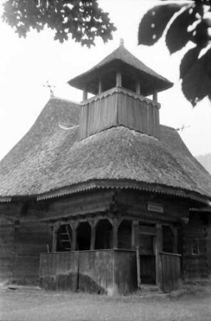 Brosteni: Alte Holzkirche