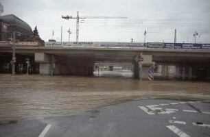 Dresden-Altstadt. Hauptbahnhof. Hochgleise über Am Hauptbahnhof