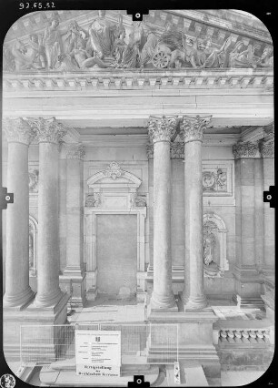 Dresden-Altstadt. Ausstellungsgebäude des Sächsischen Kunstvereins (1886-1893; K. Lipsius). Teilansicht von der Brühlschen Terrasse