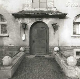 Cossebaude-Gohlis, Gartenstraße 66. Gemeindeamt Gohlis (Wohnhaus) (1927). Portal