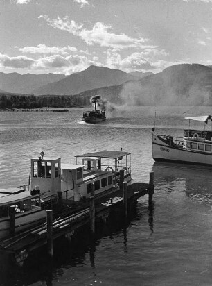 Klagenfurt. Bootssteg mit Booten am Wörthersee