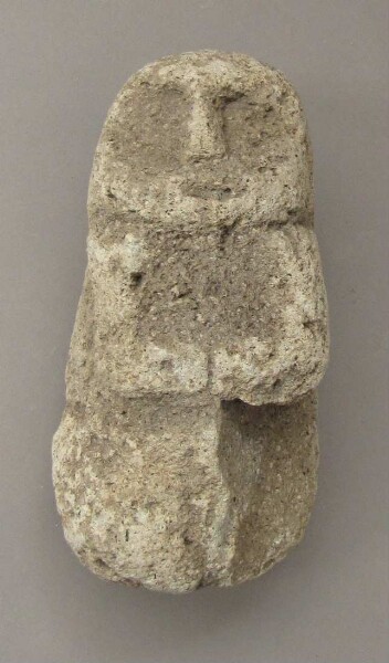 Figure en pierre (fragmentée)