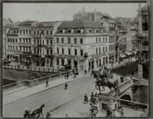 Lange Brücke in Berlin mit dem Denkmal des Großen Kurfürsten